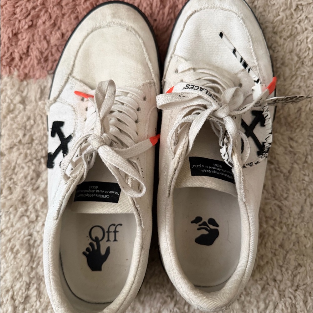 Off-White Vulcanized Low - Picture 2 of 4